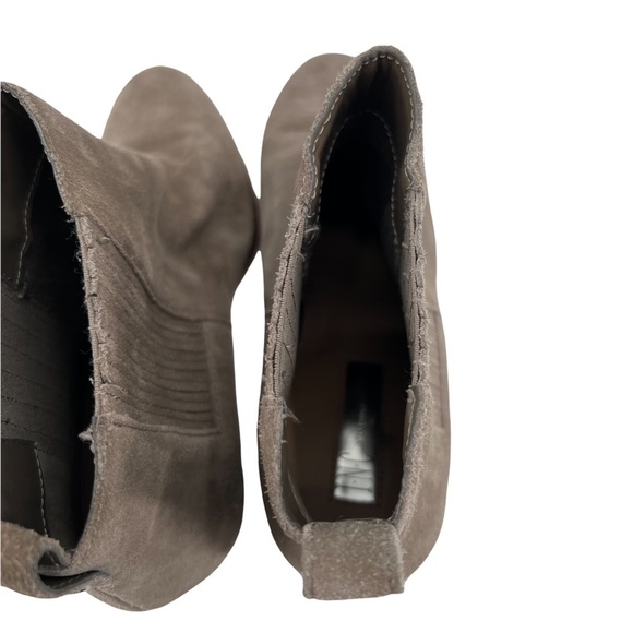 INC International Concepts Gray Suede Fainn Ankle Boots Size 8 1/2 Women’s - Picture 3 of 10
